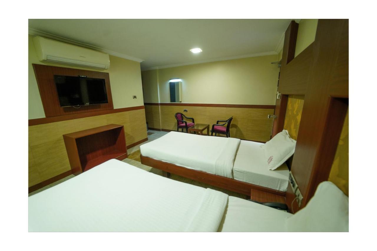 Everestparkresidency Hotel Tiruchirappalli Buitenkant foto