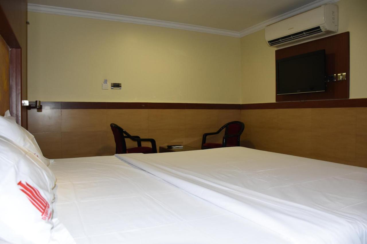 Everestparkresidency Hotel Tiruchirappalli Buitenkant foto