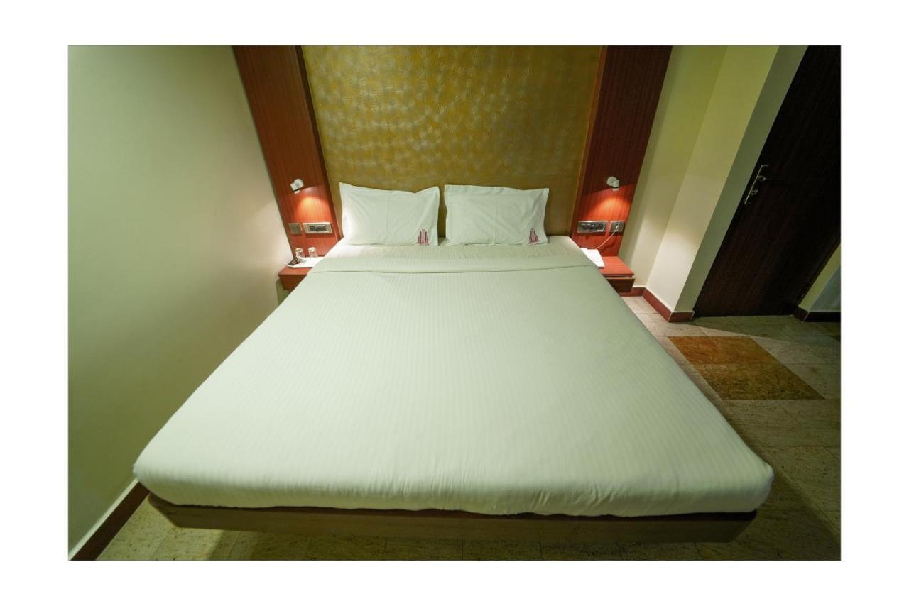 Everestparkresidency Hotel Tiruchirappalli Buitenkant foto