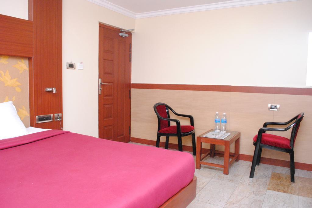 Everestparkresidency Hotel Tiruchirappalli Kamer foto
